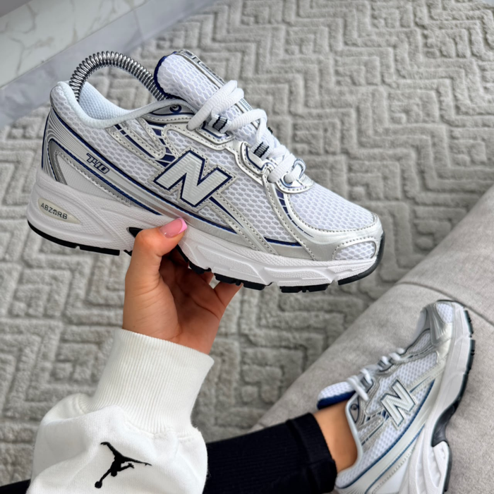 New Balance 740 Plata