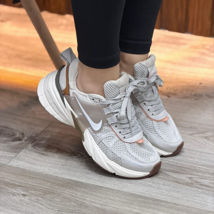 Nike V2k Beige