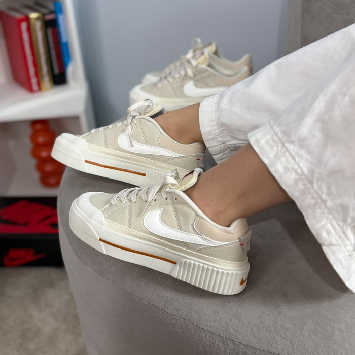 Nike Court Beige