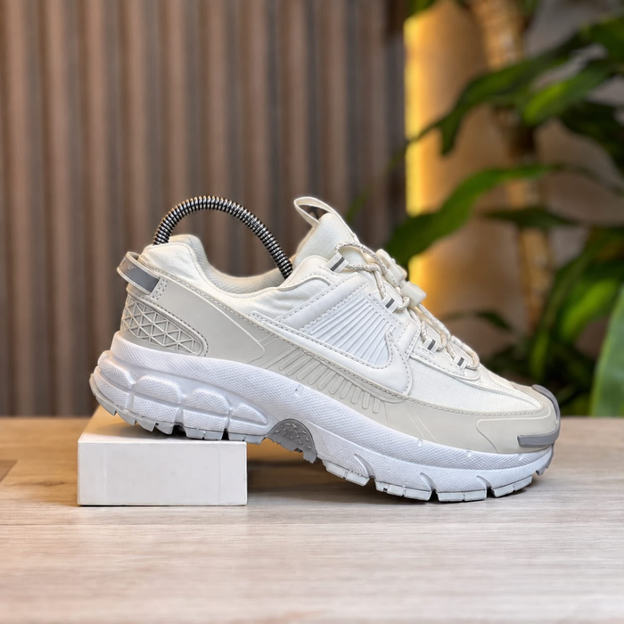 Nike Roam Blanco