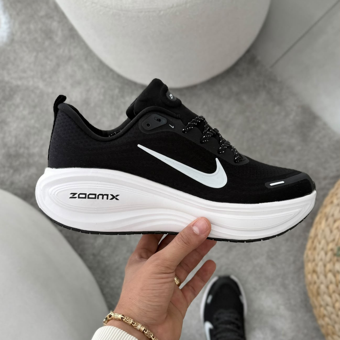 Nike Vomero Plus Negro