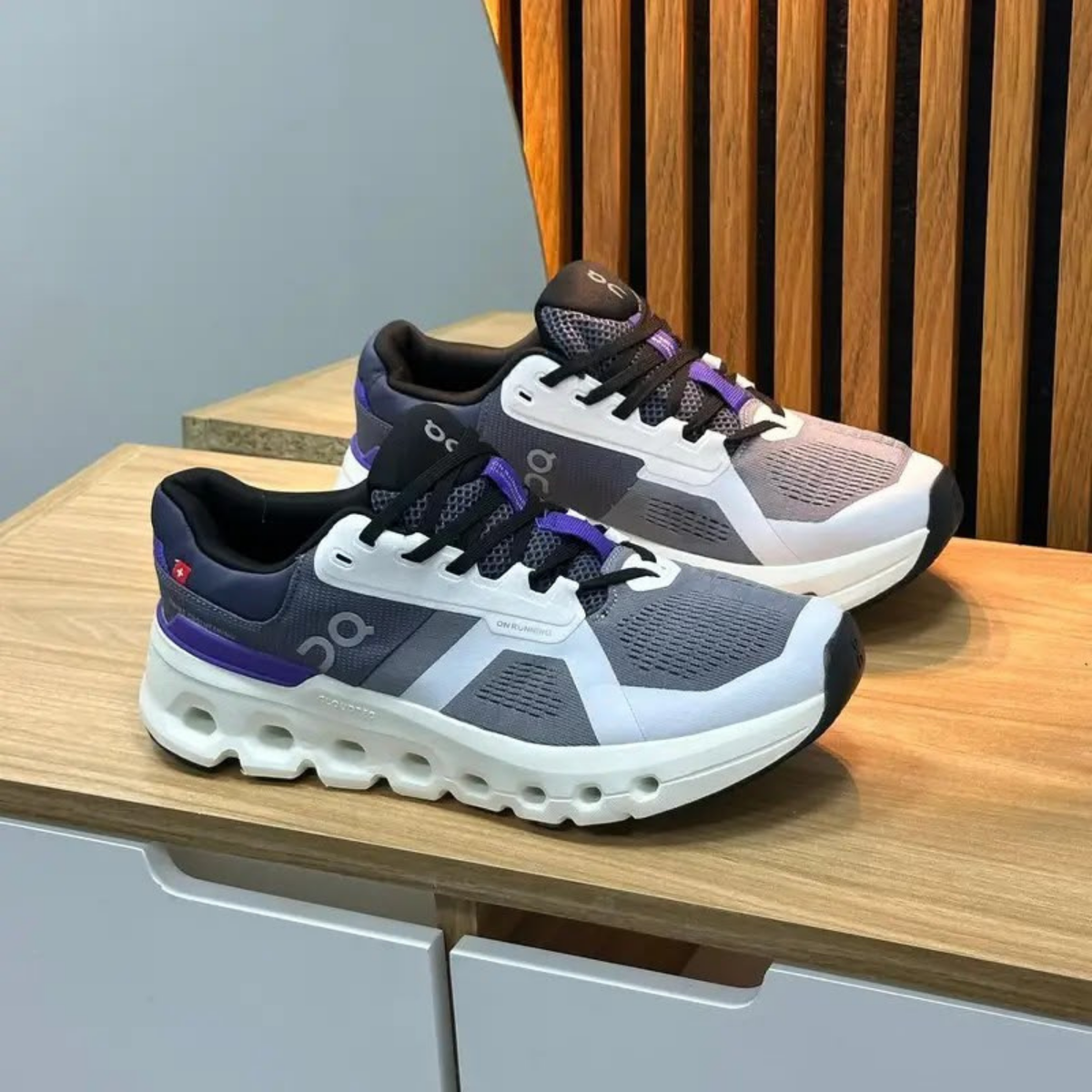 On Cloud Runner 2 Gris