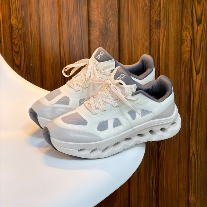 On Cloud Remix Beige