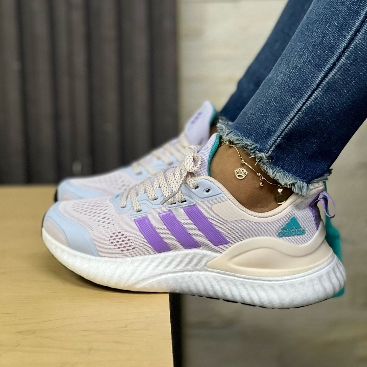 Adidas Alpha Lila