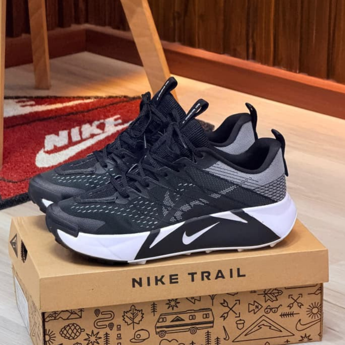 Nike Tráil Negro