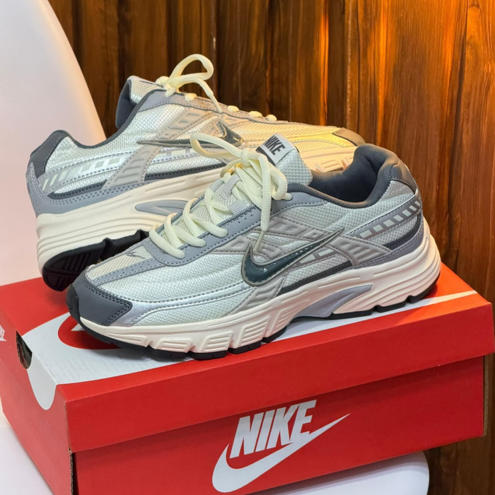 Nike Initiator Gris