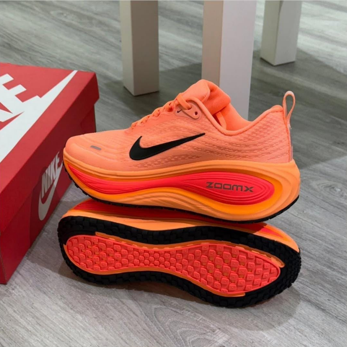 Nike Vomero Plus Naranja