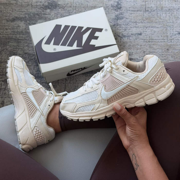 Nike Vomero Beige