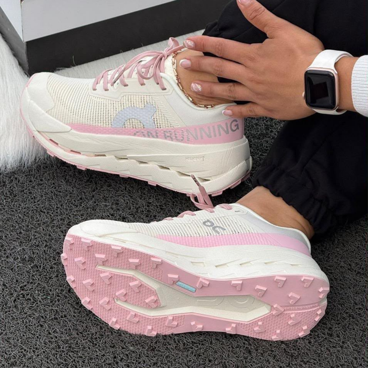 On Cloud Ultra Rosa