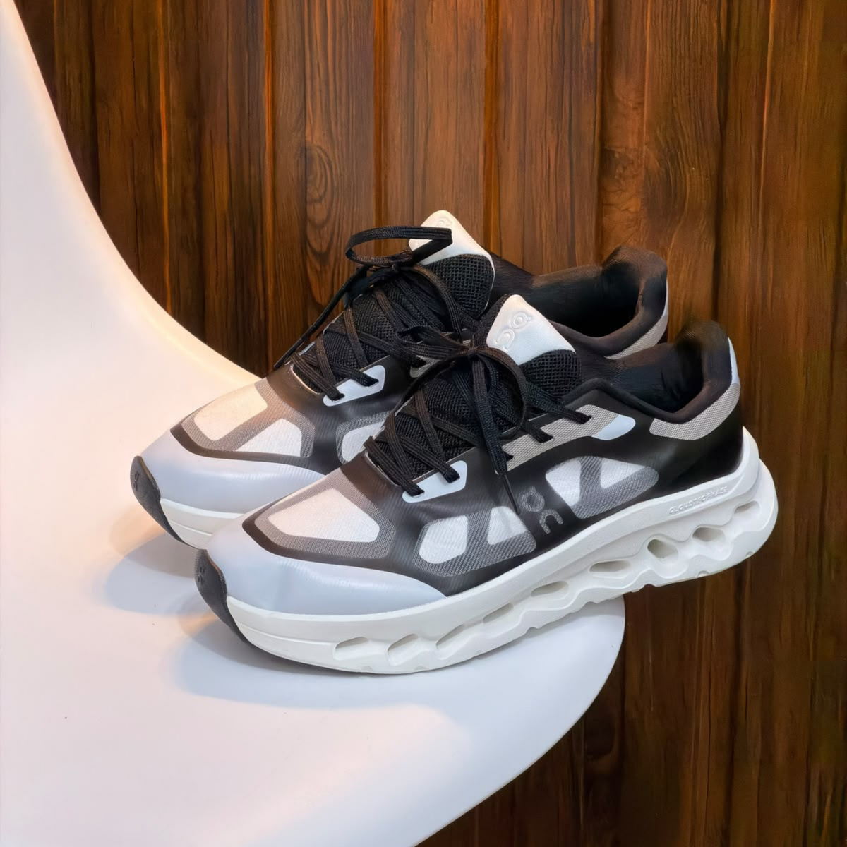 On Cloud Remix Negro