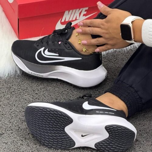 NIKE ZOOM NEGRO