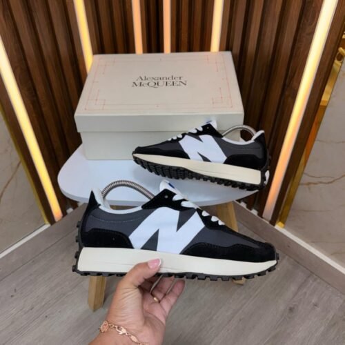 NEW BALANCE 327 NEGRO