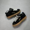 REEBOK NEGRA SUELA EN GOMA
