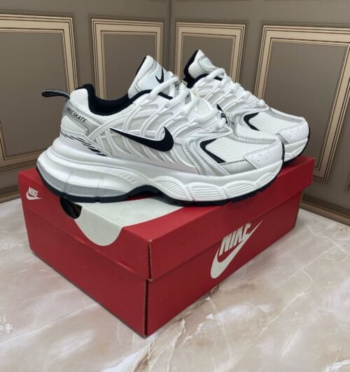 NIKE SKATE BLANCO/NEGRO