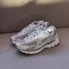 NIKE VOMERO MORADO-PLATA