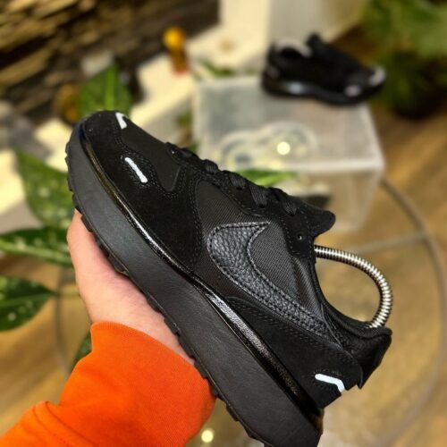 NIKE WAFLE NEGRO