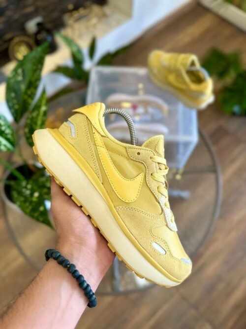 NIKE WAFLE AMARILLO