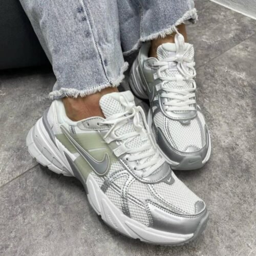 NIKE V2K BLANCO PLATA