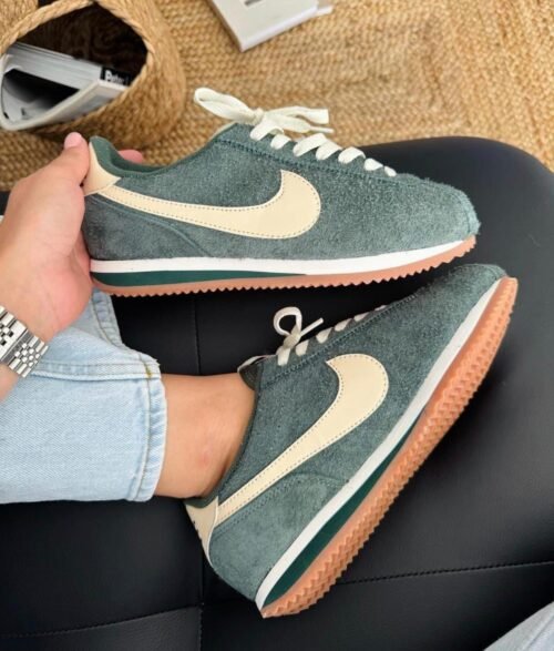 NIKE CORTEZ VERDE GAMUZA