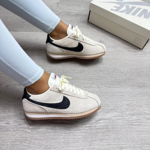 NIKE CORTEZ BEIGE GAMUZA