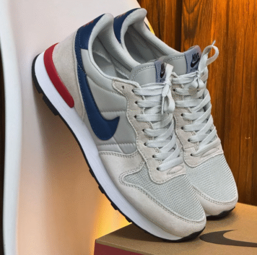 NIKE INTERNATIONAL BEIGE