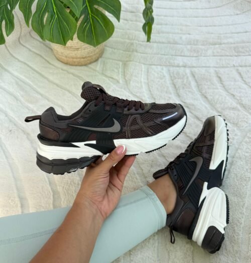 Nike V2k Marrón