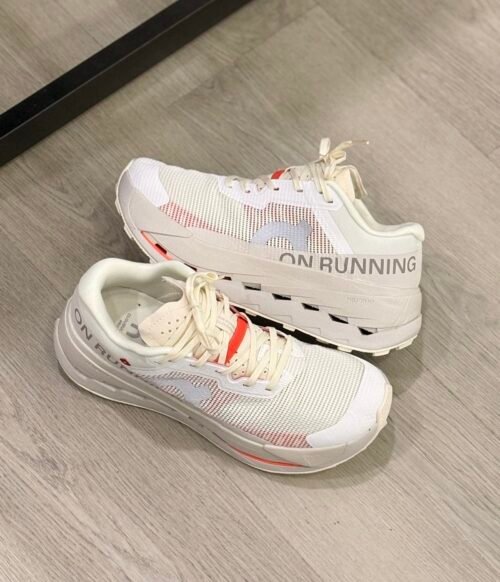 On Cloud Blanco-Naranja