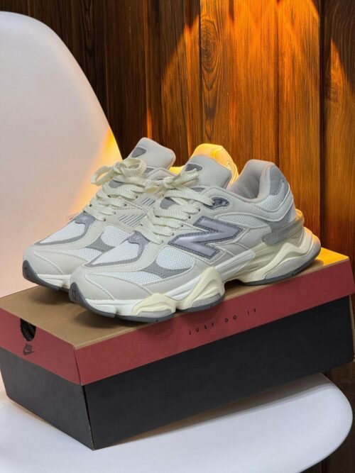 New Balance 9060 Gris Claro