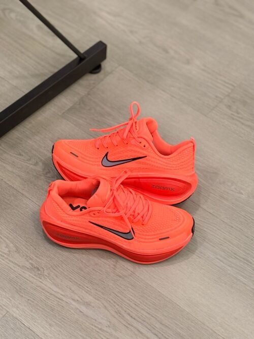 Nike Vomero Plus Naranja