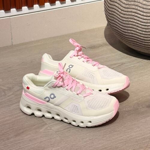 On Cloud Runner Rosa