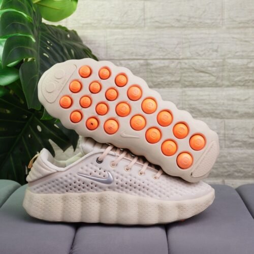 Nike Mind Beige