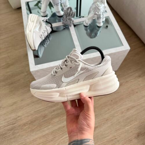 Nike EasyOn Beige