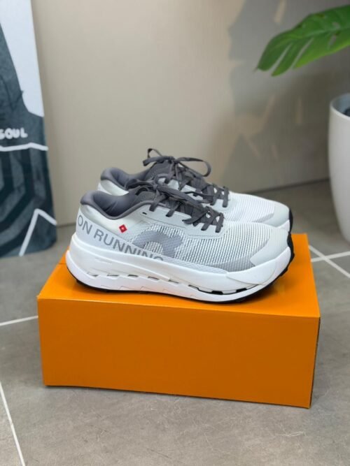 On Cloud Ultra Gris