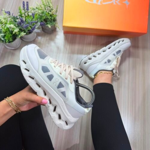 On Cloud Remix Beige