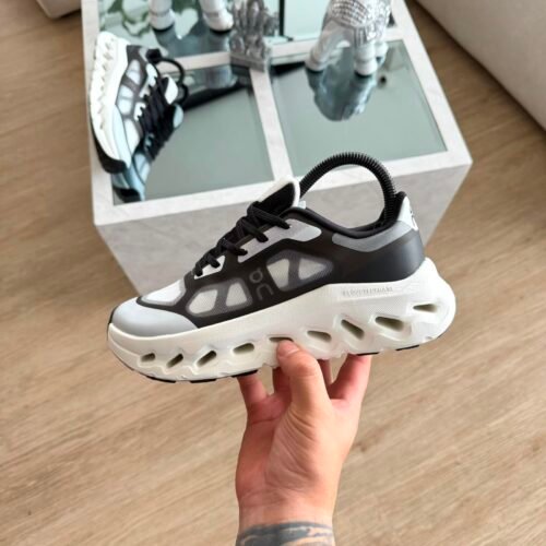 On Cloud Remix Negro