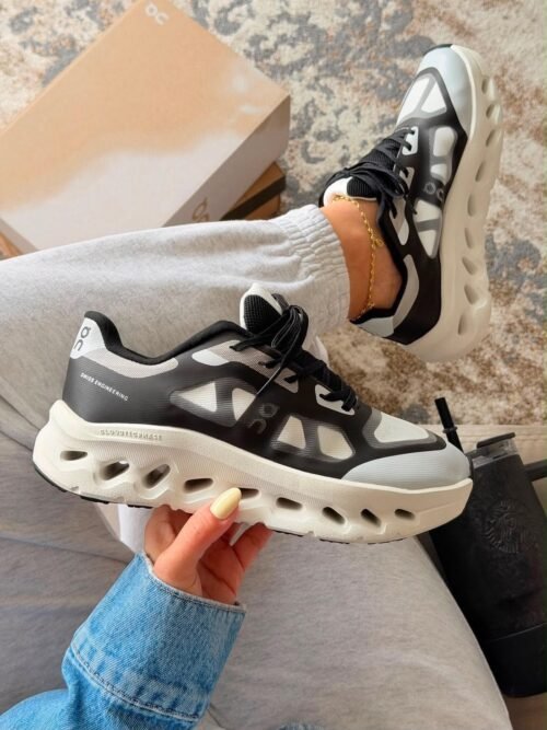 On Cloud Remix Negro